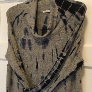 🎄🎅 Gray and Dark Blue Tie-Dye Women's Tunic